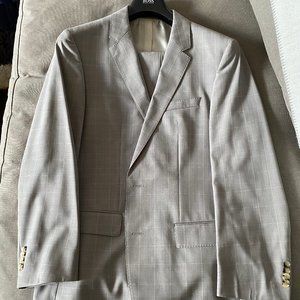 Hugo Boss Grey Suit 40R